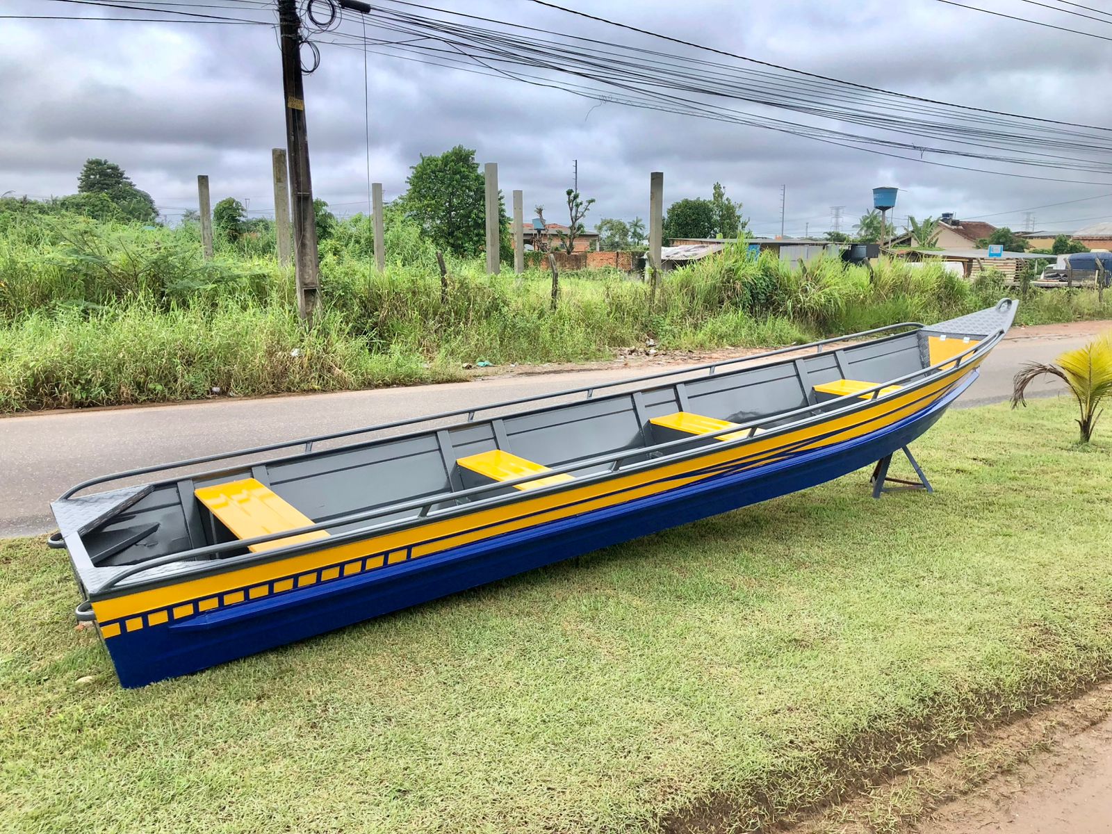 Pirogue 8m